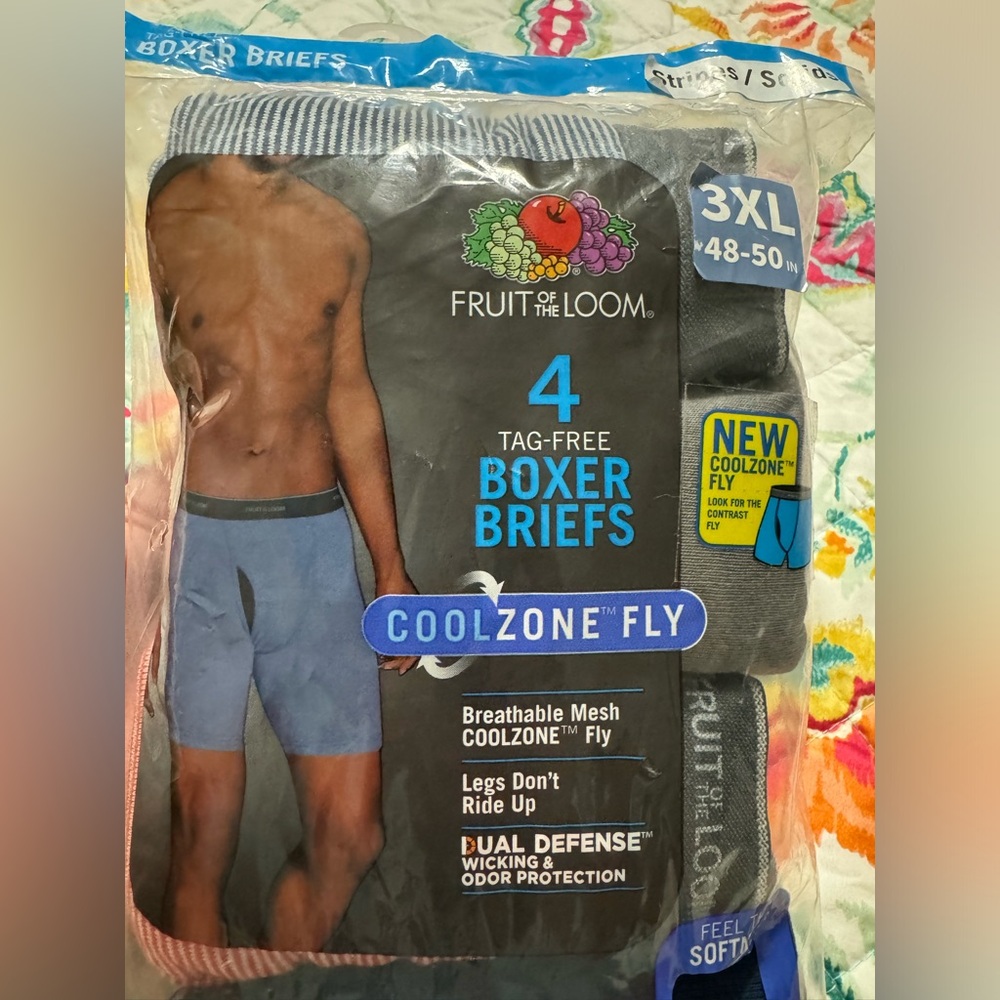 4 Pack of men’s Fruit of the Loom Tag-Free Boxer Briefs (size 3XL)